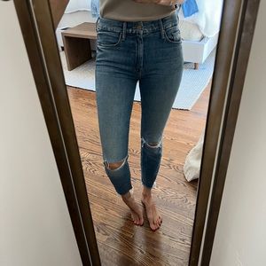 Mother - High Waisted Ankle Fray size 25